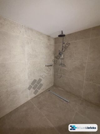  Immeuble à vendre 9 pièces 160 m²