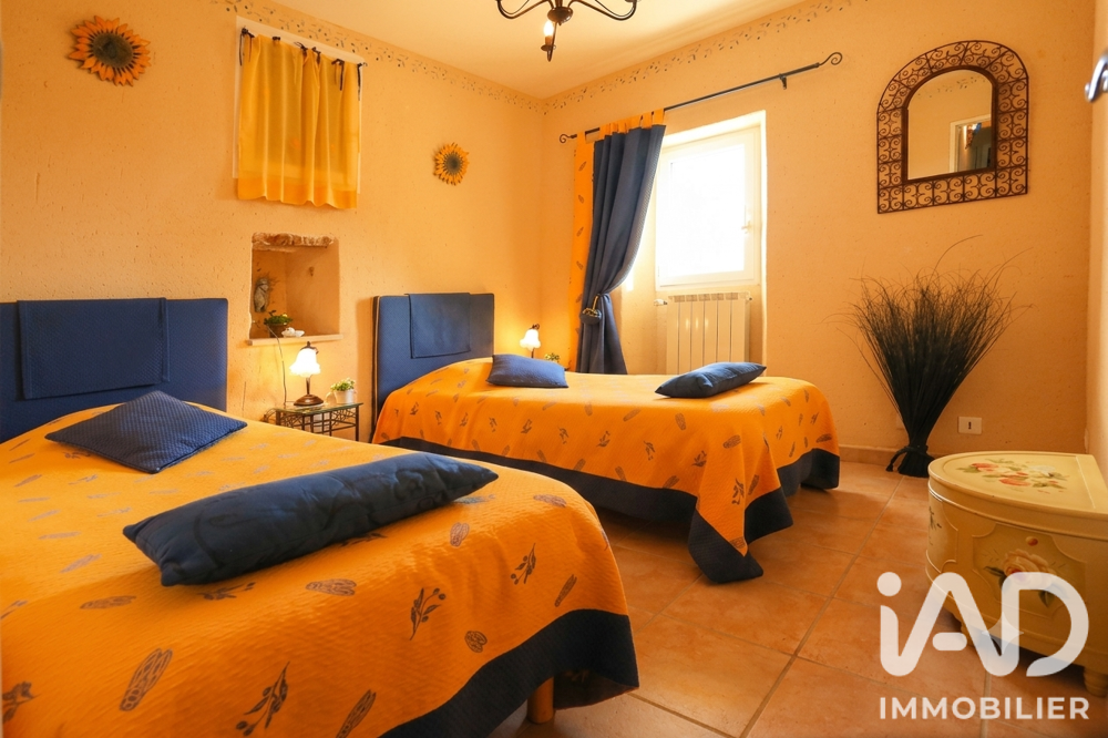à vendre  Maison Murs (84220)