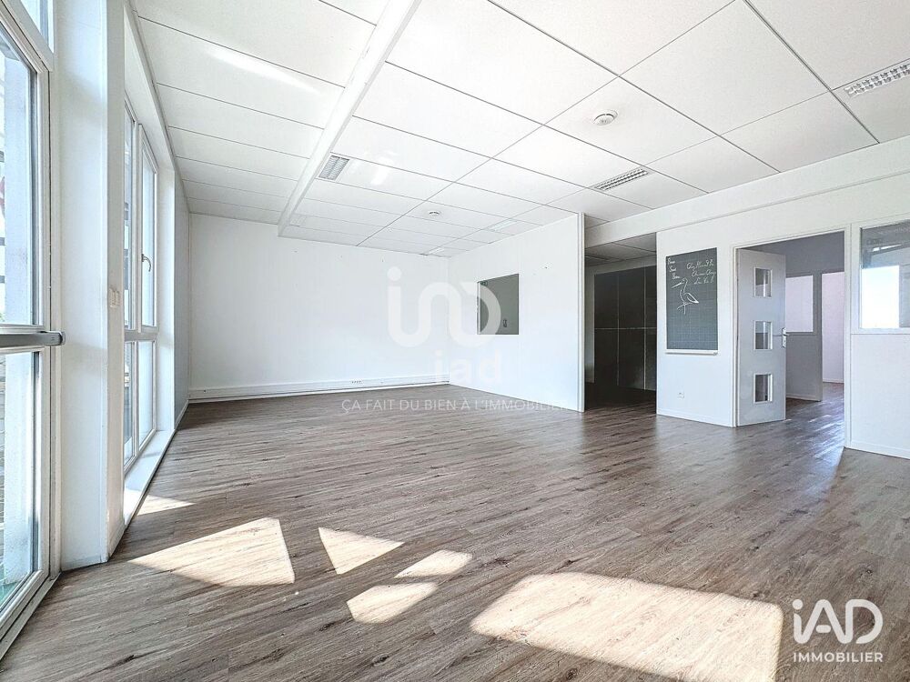   Location Bureaux 94 m&sup2; Saint-priest