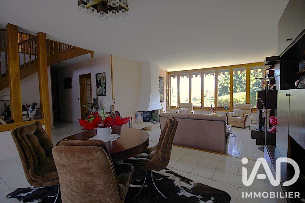 Vente Maison Vente Maison traditionnelle 7 pièces Mandres-les-roses