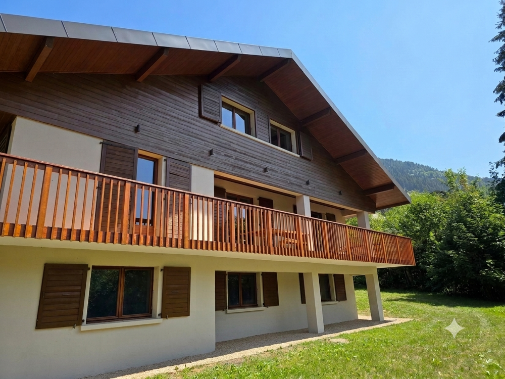 Maison 8 pièces 207 m² · à Châtel · 207 m² · 1 395 000 €