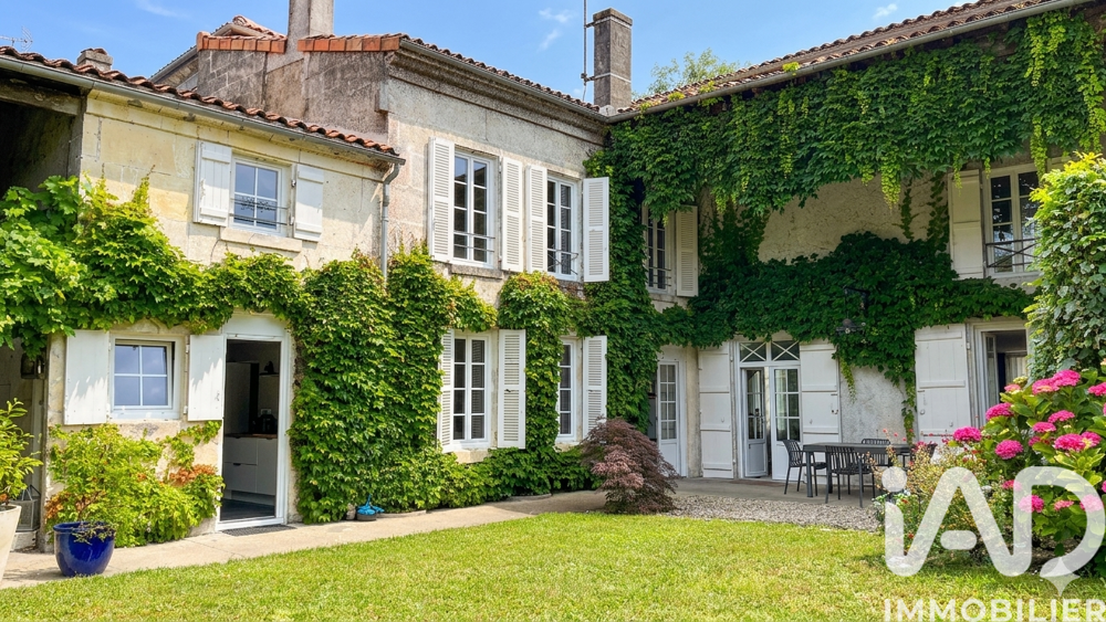 vente Maison - 7 pièce(s) - 260 m² Jarnac (16200)