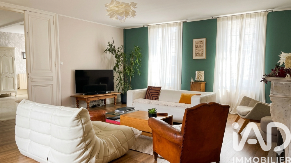 vente Maison - 7 pièce(s) - 260 m² Jarnac (16200)