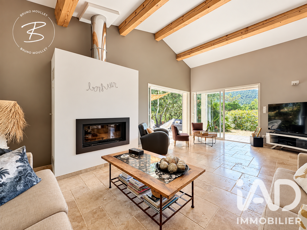 Vente Maison Vente Maison d'architecte 7 pièces Solliès-toucas