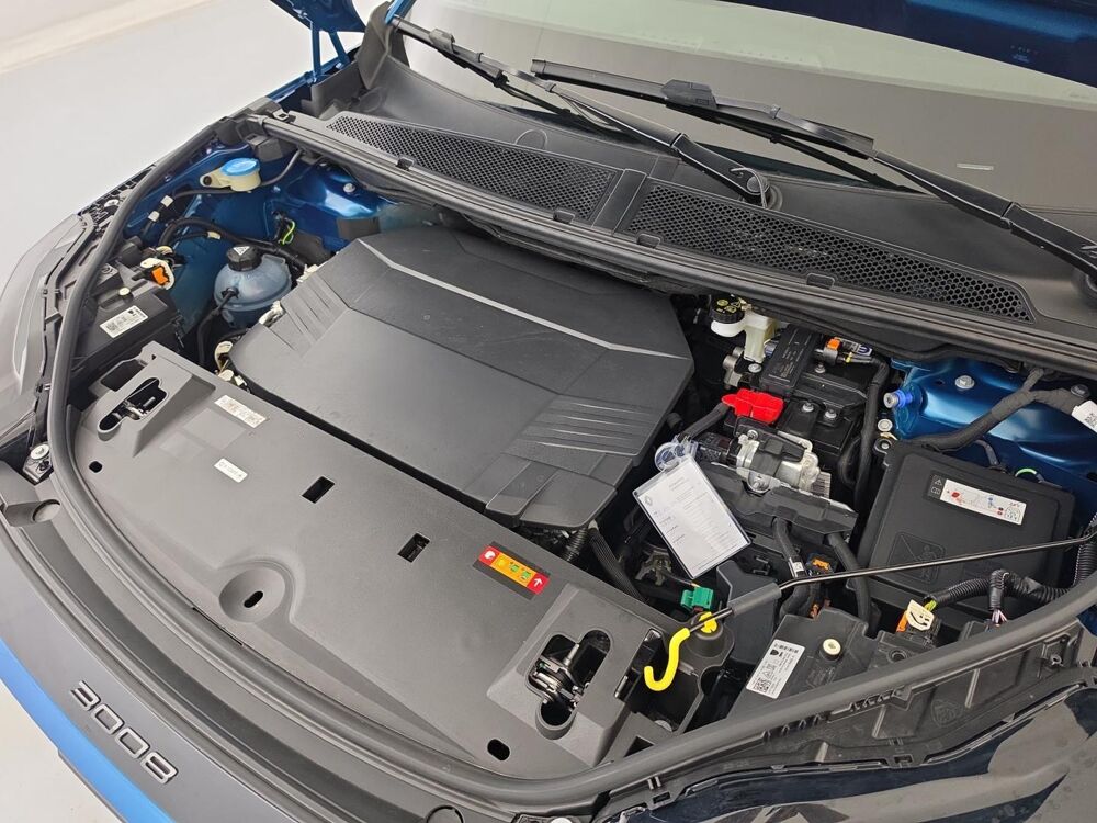 3008 Electrique 210ch Batterie 73 kWh Allure Sur&eacute;quip&eacute; + Pompe &agrave; 2024 occasion 35170 Bruz