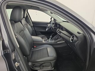 Stelvio 2.2 Diesel 150ch Super AT8 + Cam&eacute;ra de recul + Attelage 2018 occasion 35170 Bruz