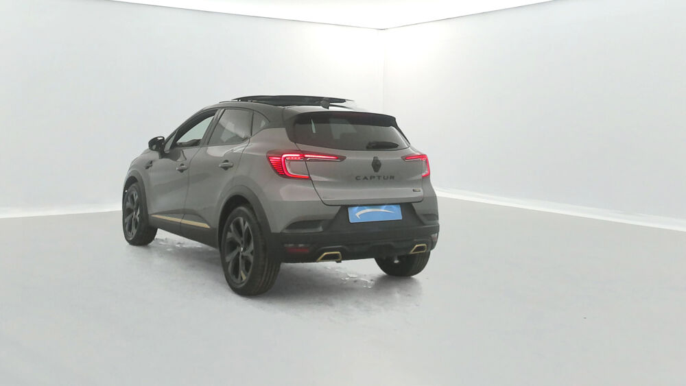 Captur E-Tech full hybrid 145 Engineered 5p 2023 occasion 35170 Bruz