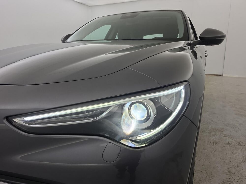 Stelvio 2.2 Diesel 150ch Super AT8 + Cam&eacute;ra de recul + Attelage 2018 occasion 35170 Bruz