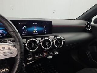 Classe A 200 163ch AMG Line 7G-DCT Sur&eacute;quip&eacute;e + Toit Ouvrant 2022 occasion 35170 Bruz