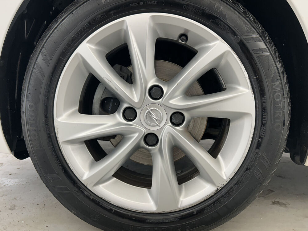 Corsa 1.2 75ch Design & Tech Sur&eacute;quip&eacute;e 2021 occasion 35170 Bruz