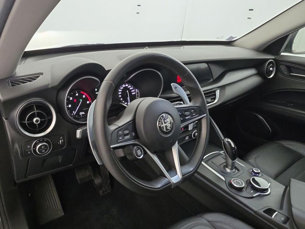 Stelvio 2.2 Diesel 150ch Super AT8 + Cam&eacute;ra de recul + Attelage 2018 occasion 35170 Bruz