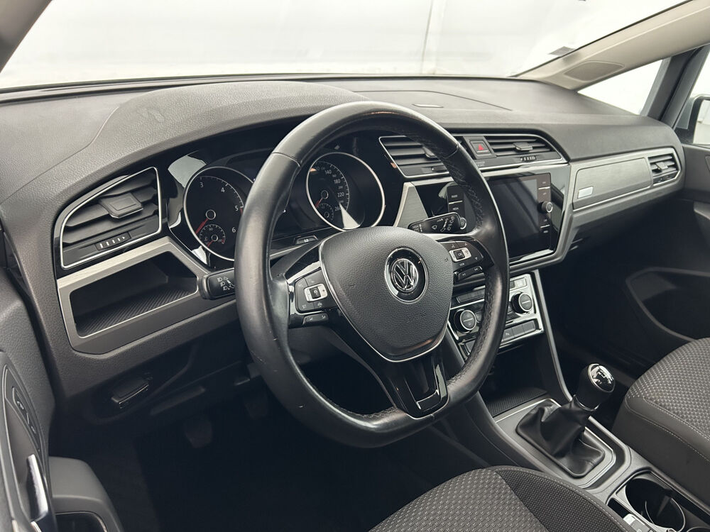 Touran 1.6 TDI 115 BMT 7pl Confortline Business 5p 2018 occasion 35170 Bruz