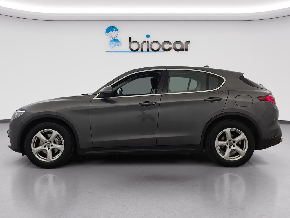 Stelvio 2.2 Diesel 150ch Super AT8 + Cam&eacute;ra de recul + Attelage 2018 occasion 35170 Bruz