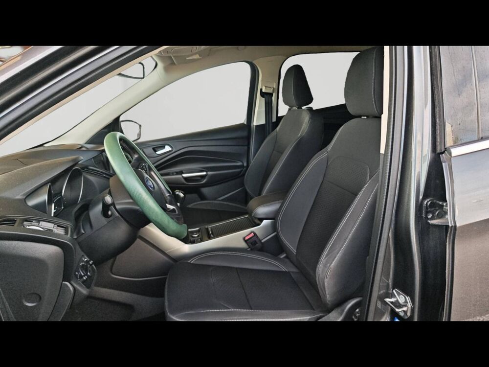 Kuga 1.5 TDCi 120ch Titanium Business 4x2 Sur&eacute;quip&eacute; 2019 occasion 35170 Bruz