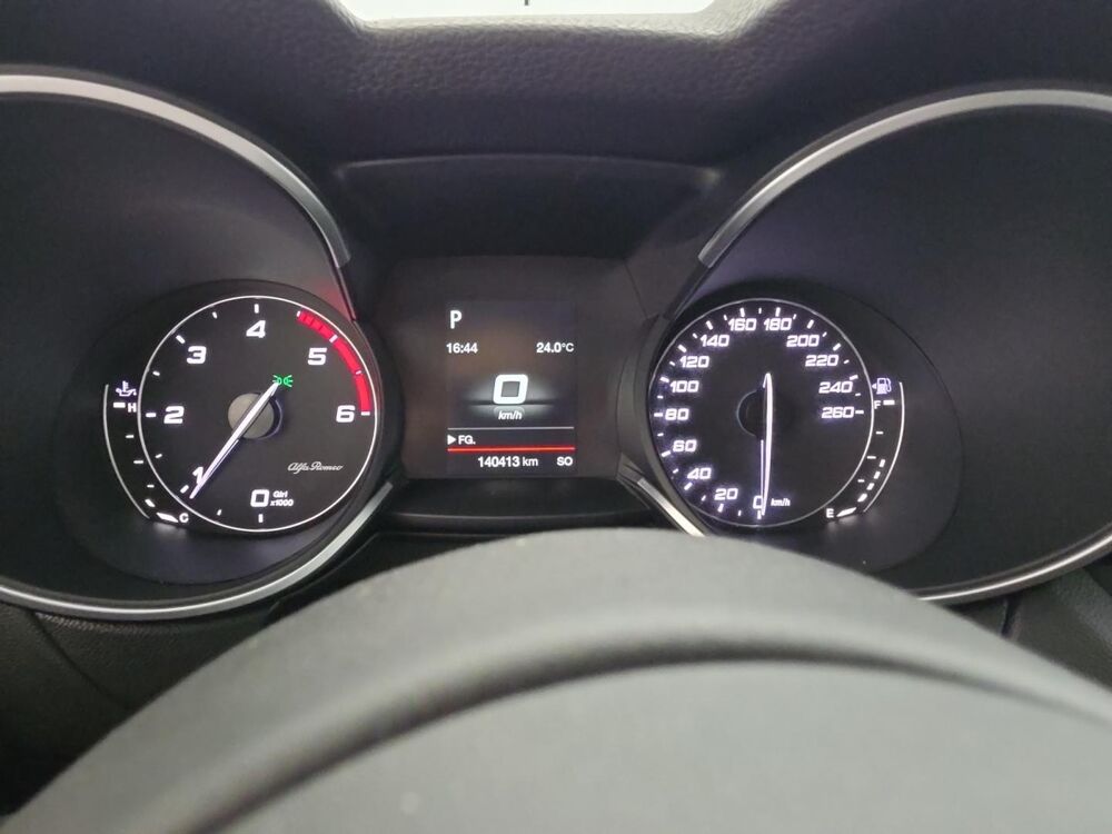 Stelvio 2.2 Diesel 150ch Super AT8 + Cam&eacute;ra de recul + Attelage 2018 occasion 35170 Bruz