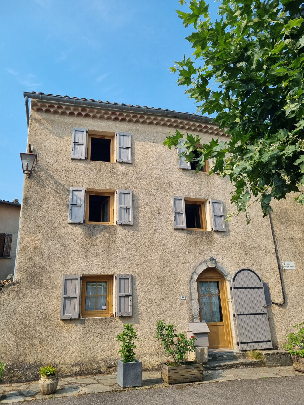 Maison de village avec garage