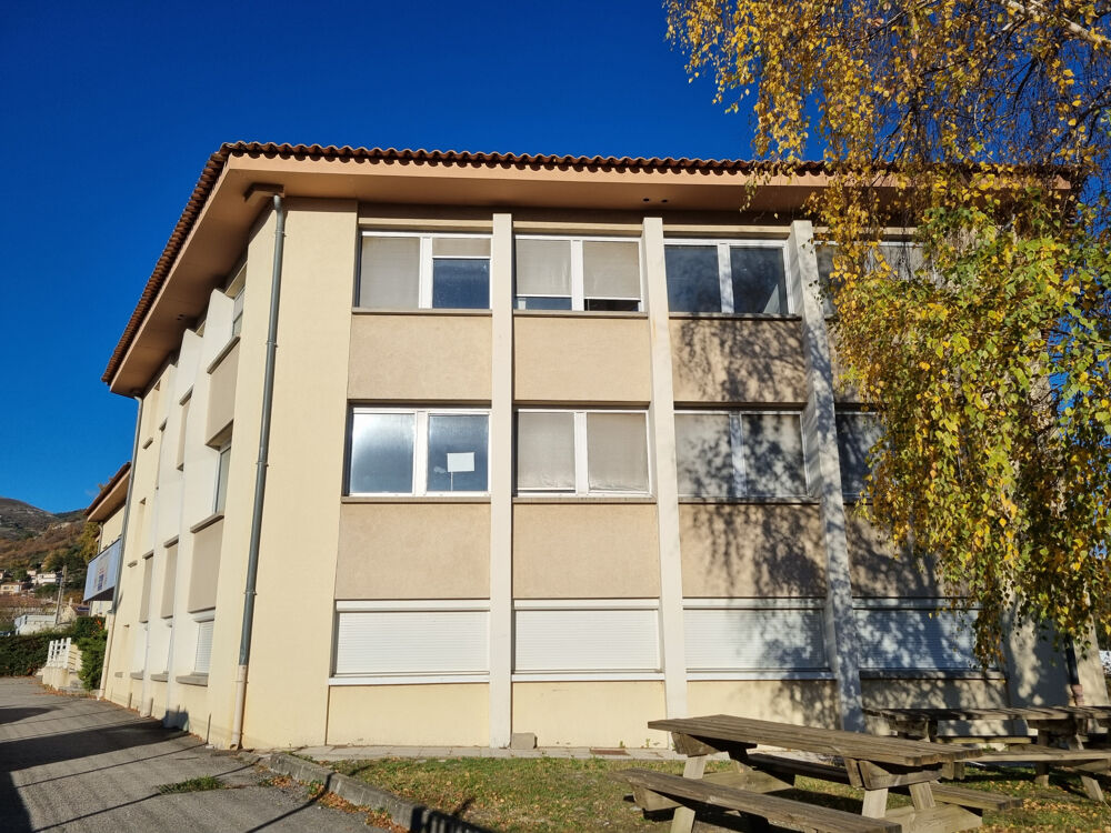 IMMEUBLE DE 1050 M2