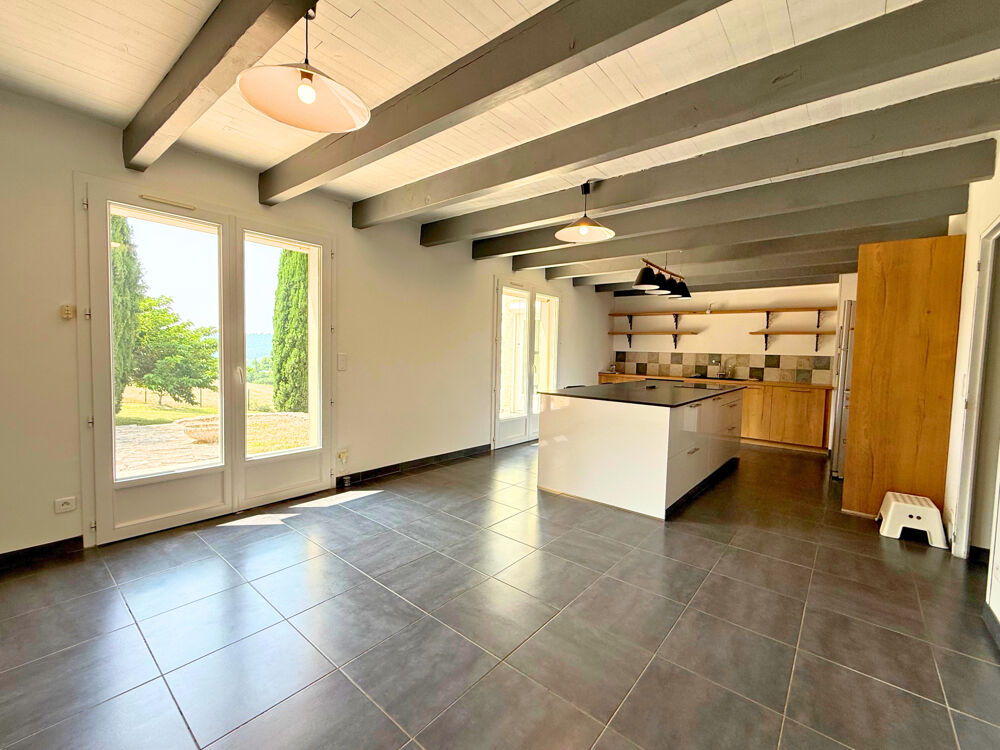 À 10 min de Pierrevert Grande maison familiale avec terrain, piscine et vue nature