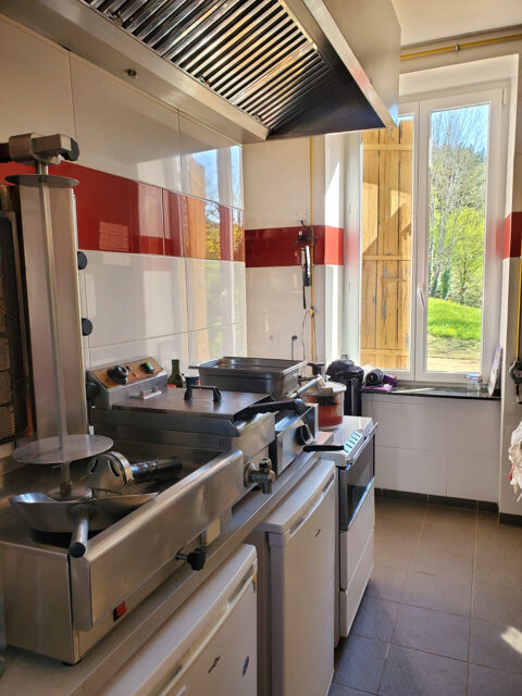   À vendre à Arcens (Ardèche) - Murs et fonds de commerce : bar, restaurant, chambres d'hôtes 