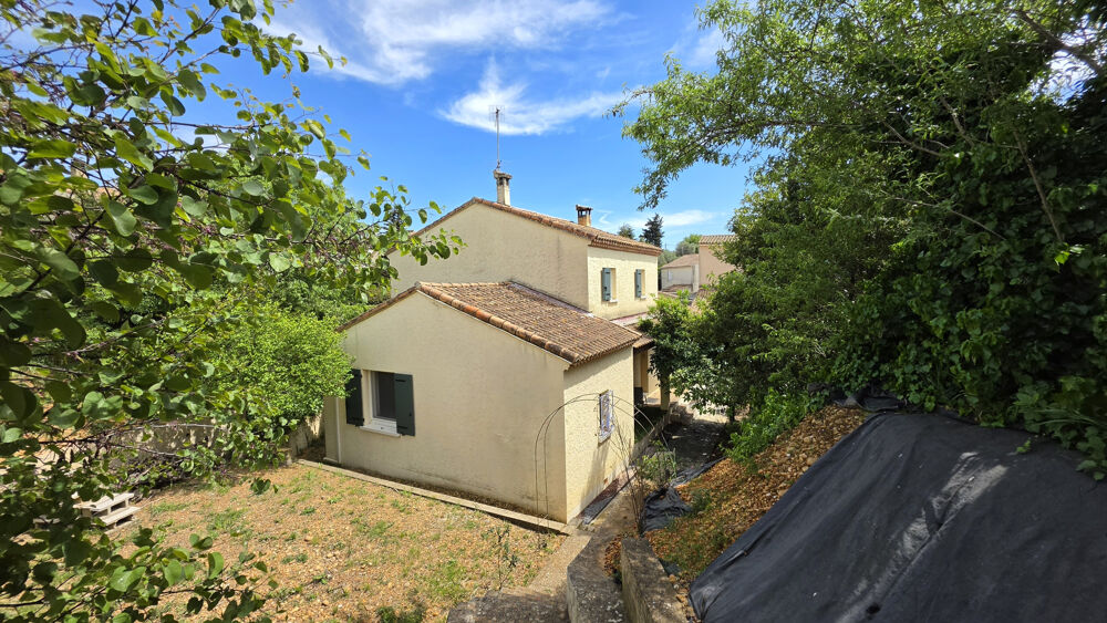 Vente Maison Maison 6 pièces environ 135 m2 Terrain 899m2 St gilles