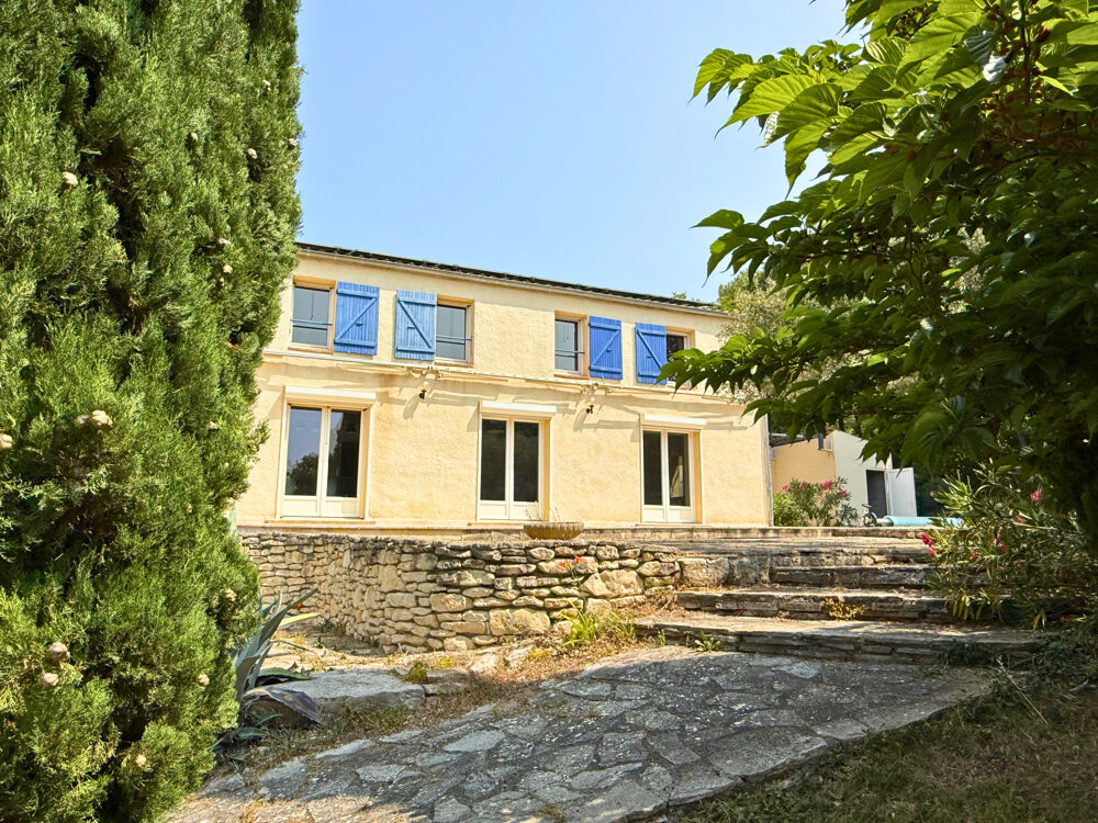 À 10 min de Pierrevert Grande maison familiale avec terrain, piscine et vue nature