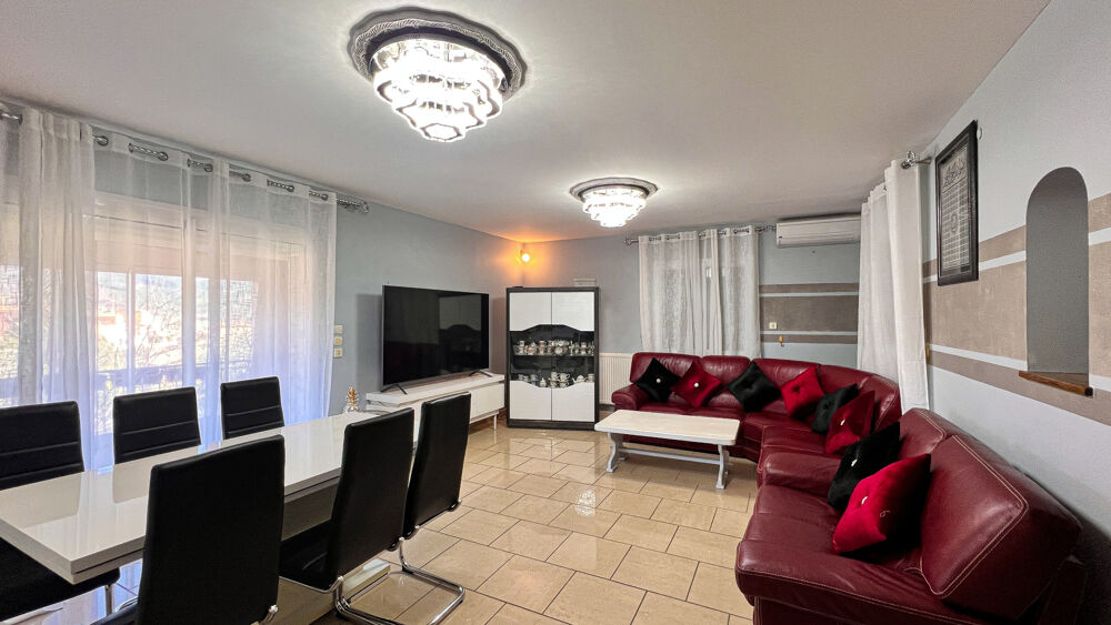 Maison 8 pièces 184 m² · à Chateau Arnoux St Auban · 184 m² · 399 000 €