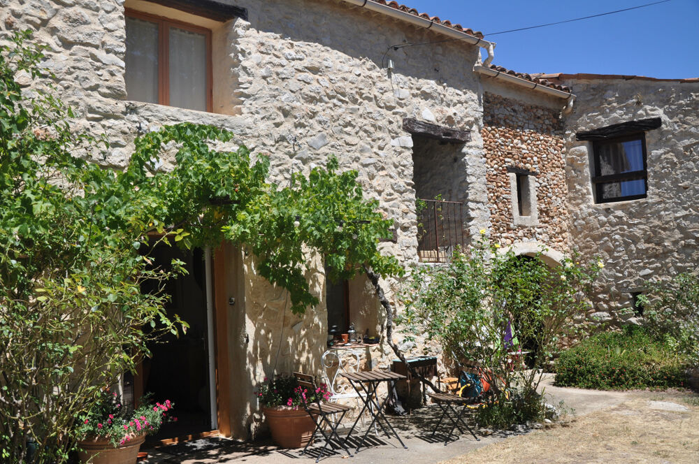 Maison 15 pièces 465 m² · à Quinson · 465 m² · 998 000 €