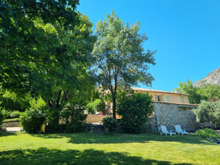 Maison 8 pièces 220 m² · à Sisteron · 220 m² · 748 000 €