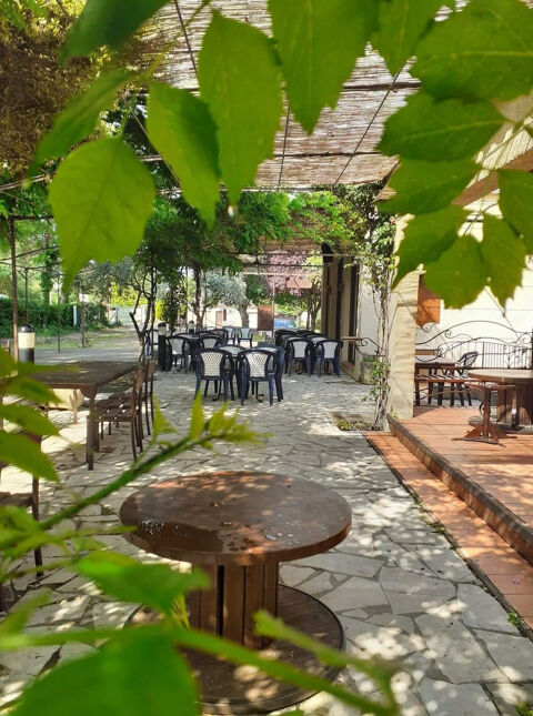 MURS ET FONDS BAR RESTAURANT 364500 04700 Oraison