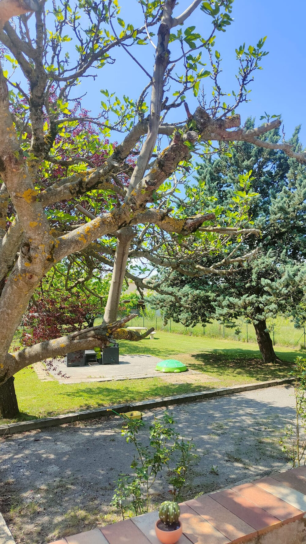 Maison familiale avec dépendance sur terrain de 2 500 m2
