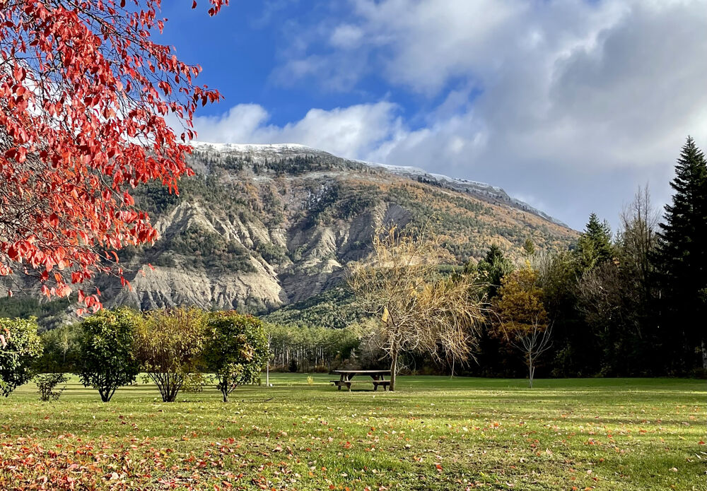 Vente Propriété/Château Vente Camping, Chambres d'hôtes/Gîte, Restaurant - Sud des Hautes Alpes St pierre d argencon