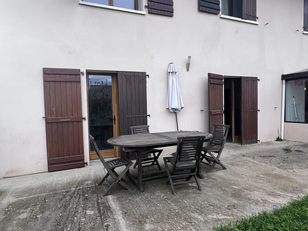 Appartement T2 bis meublé dans maison avec terrasse et petit jardin