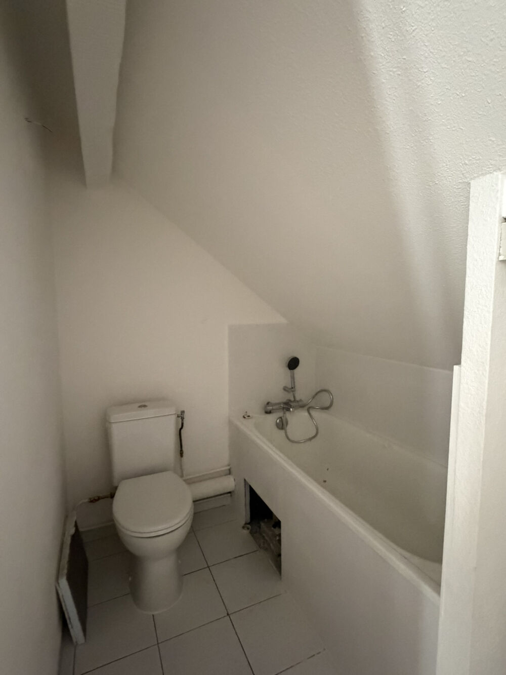 Location Appartement Studio dans petite copropriété Chambery