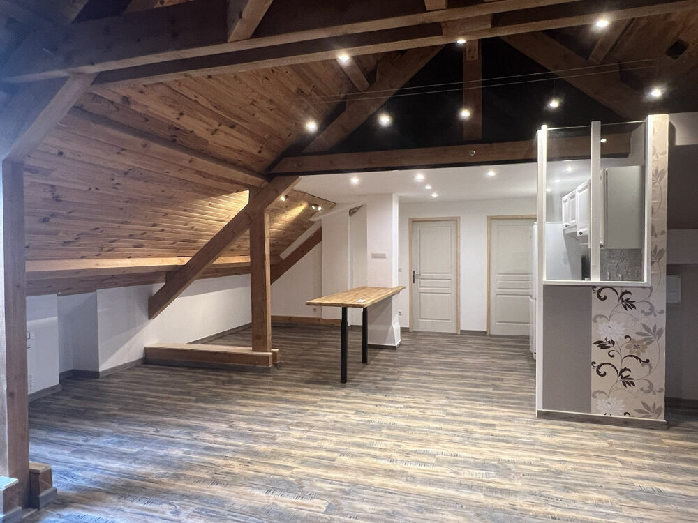 Grand appartement T3 avec cave et place de parking