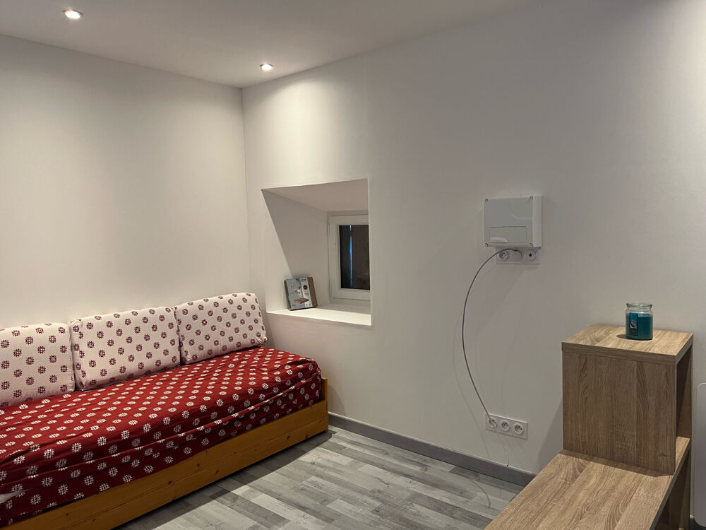Location Appartement Studio meublé dans maison Cruet