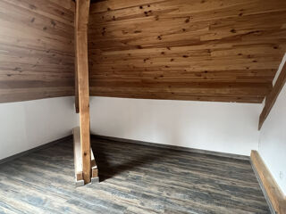  Appartement à louer 3 pièces 75 m²