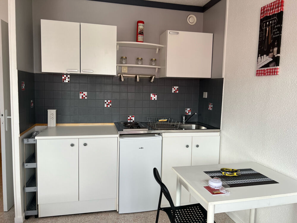 Location Appartement Studio meublé avec cave et parking Chambery