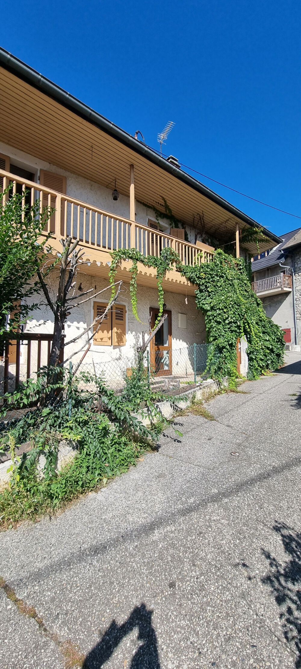 Grande maison de village à acheter à Saint-Jean-De-La-Porte