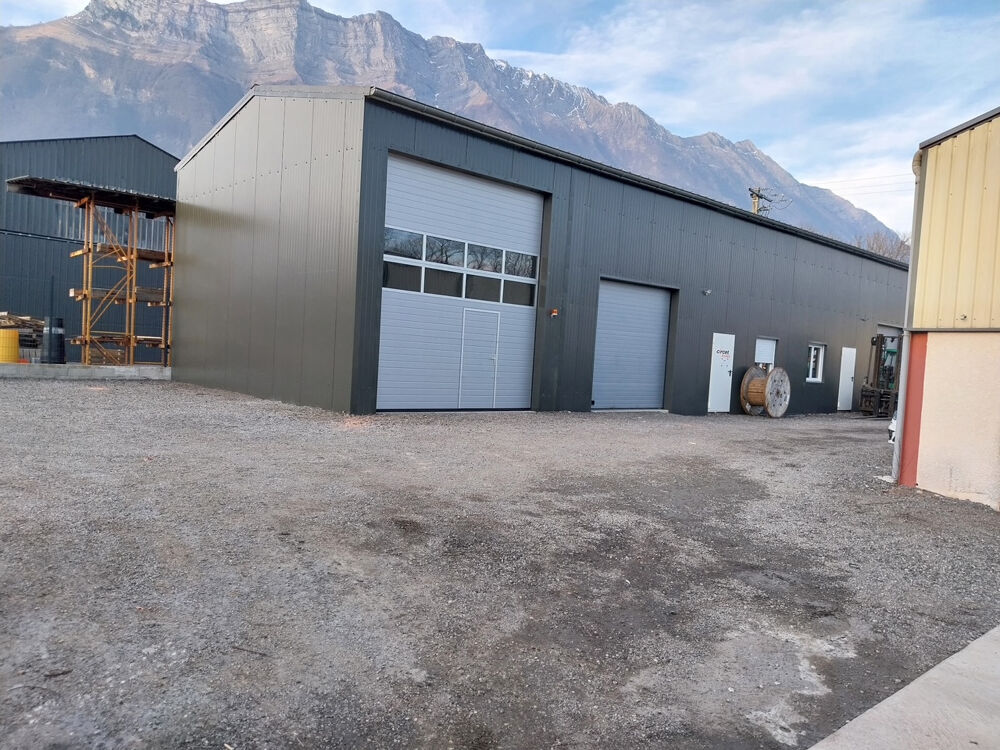   Local commercial en zone industrielle 