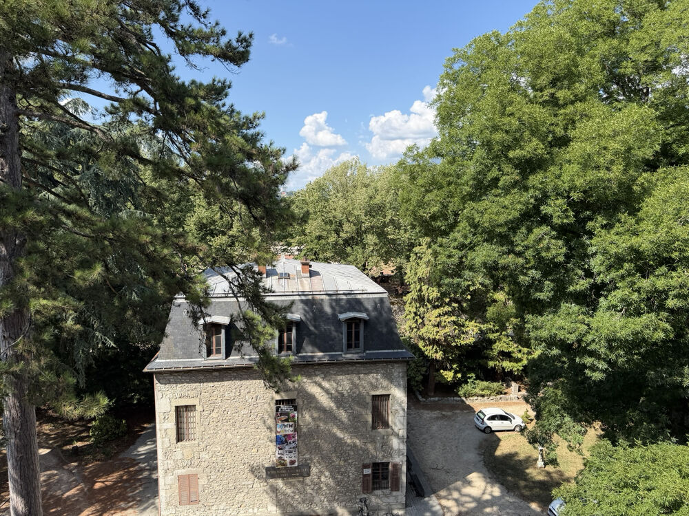 Location Appartement Bel appartement T4 avec balcons, cave et garage Chambery