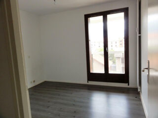  Appartement à louer 2 pièces 44 m²