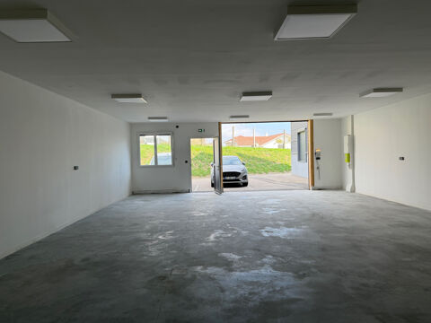 Local commercial en zone artisanale 1003 38660 St vincent de mercuze