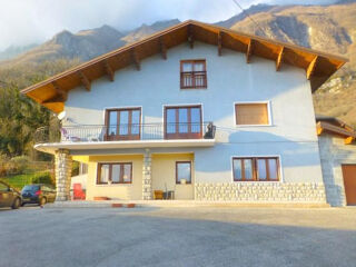 Location Appartement Appartement T4 dans villa Freterive
