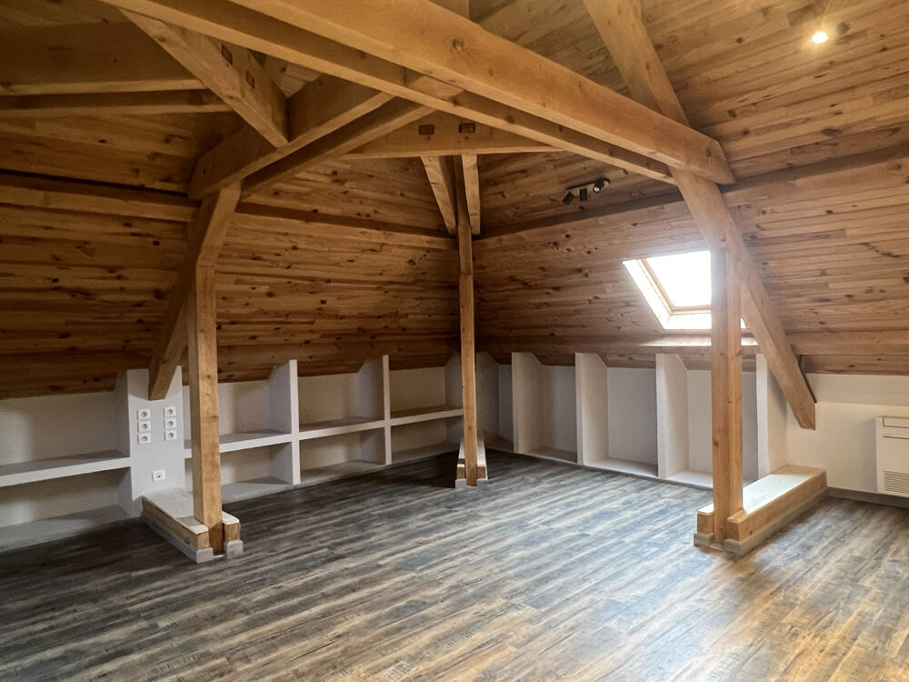 Location Appartement Grand appartement T3 avec cave et place de parking Argentine