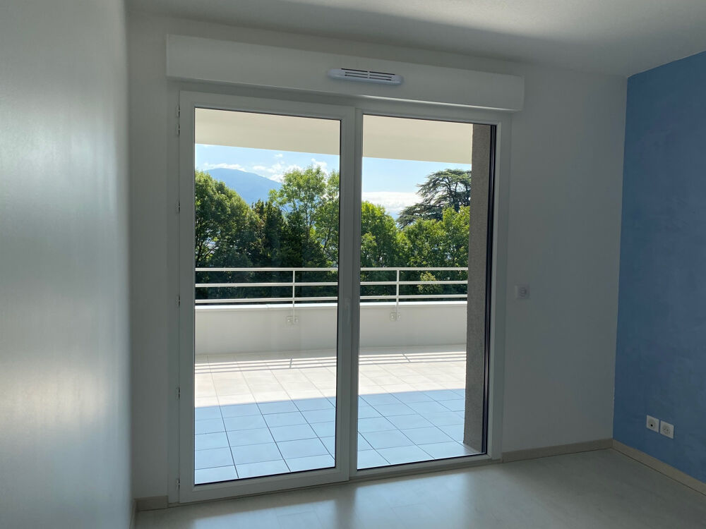 Location Appartement Grand T3 récent avec terrasse et garage Bassens