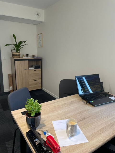   Bureau dans espace partagé 
