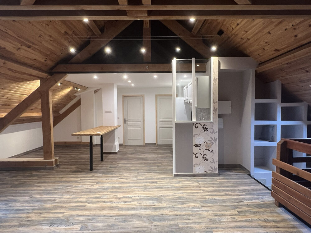 Grand appartement T3 avec cave et place de parking