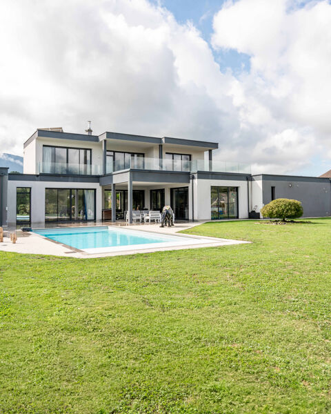   PROPRIETE D'EXCEPTION- ARCHITECTURE CONTEMPORAINE Maison - 6 pièce(s) - 245 m²