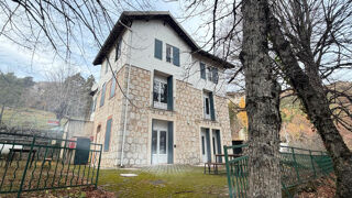  Maison  vendre 10 pices 200 m