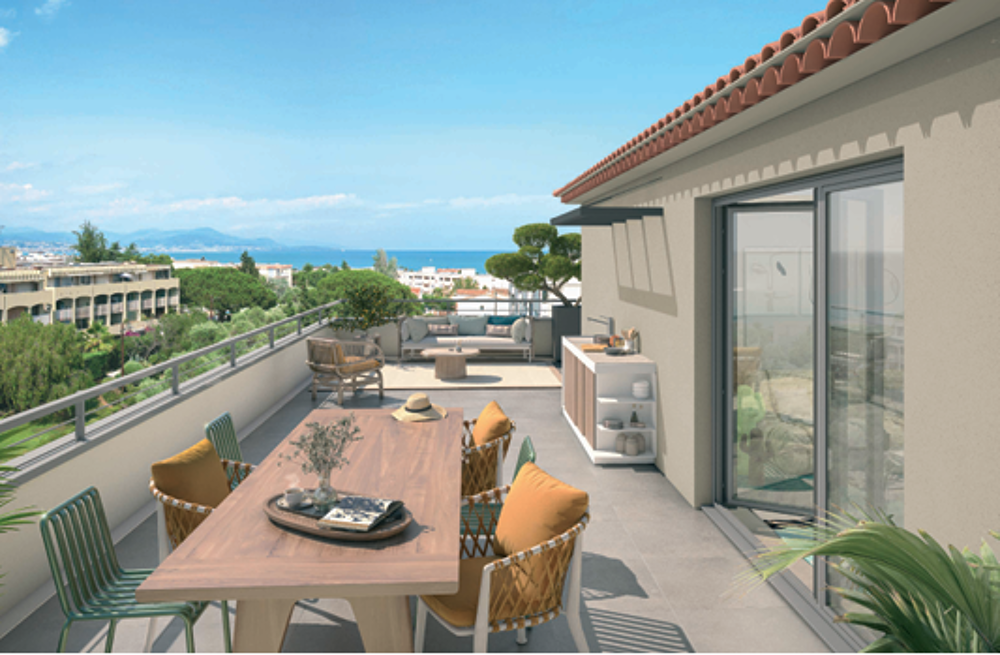   Antibes (06600)
